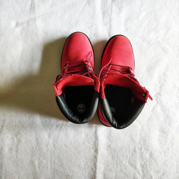 Timberland Chicago Bull's Red Boots with Black Details - Picture 5 of 16